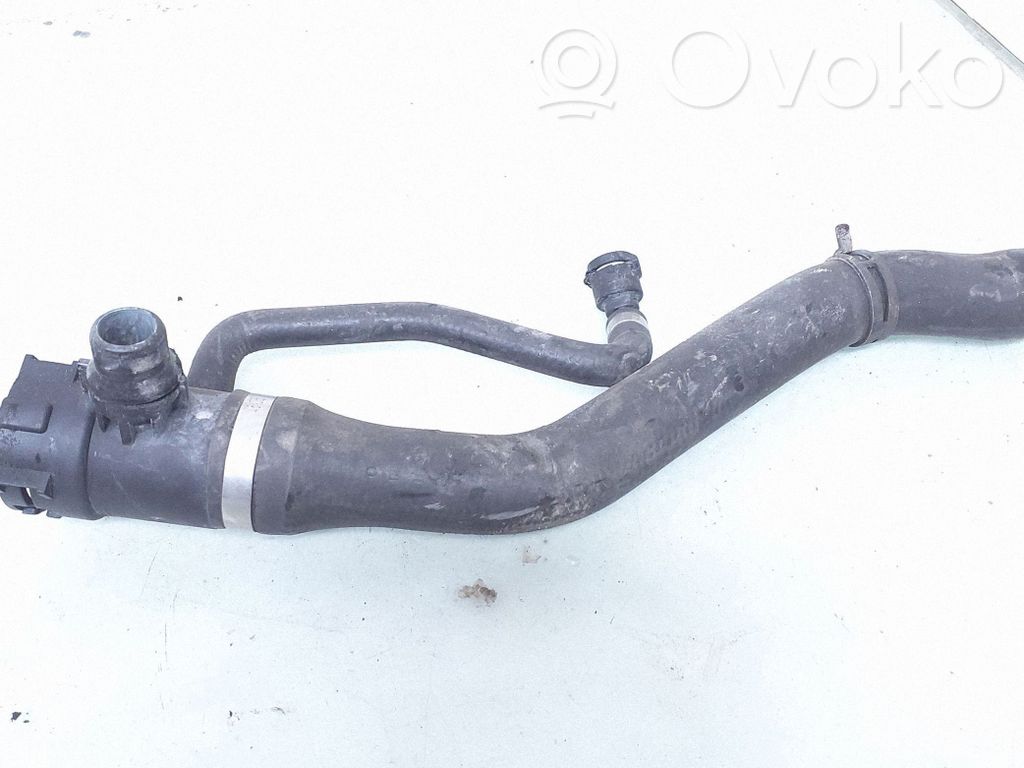 BMW 1 F20 F21 Conductă/furtun lichid de răcire motor 
