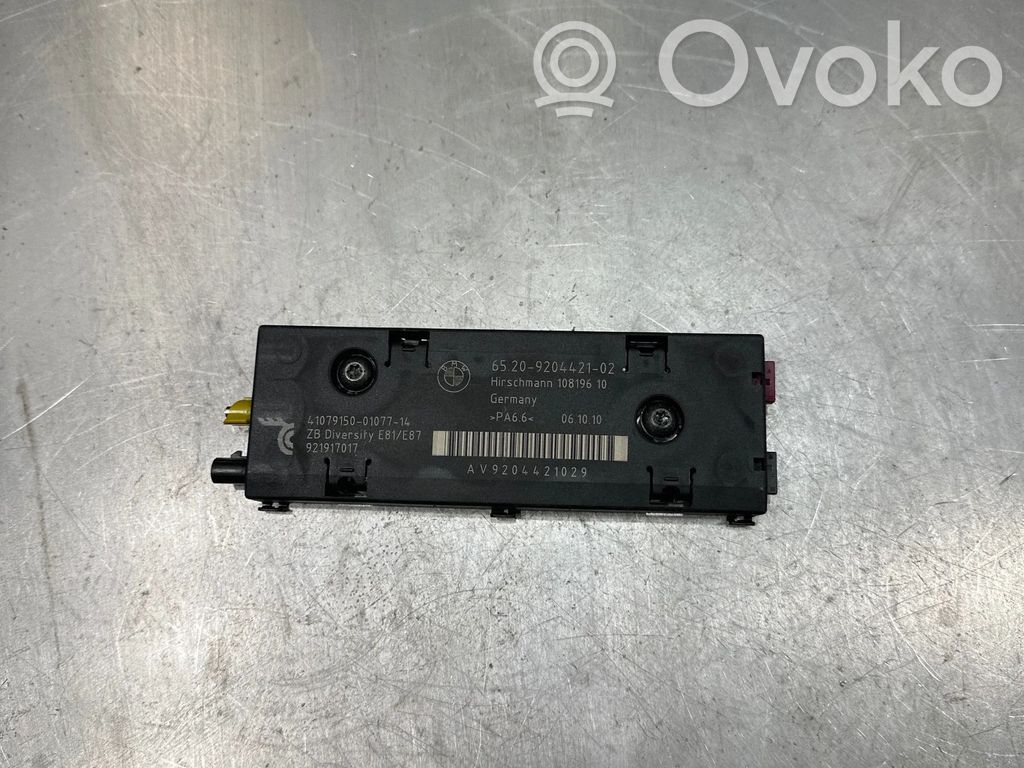 BMW 1 E81 E87 Antenas pastiprinātājs 