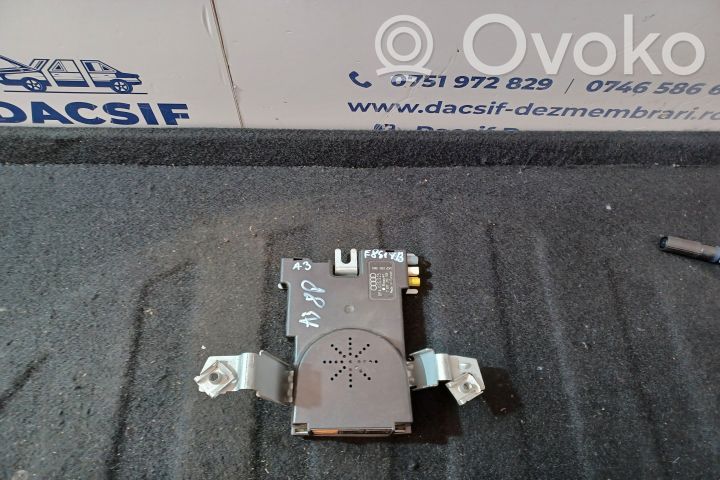 Pystyantennivahvistin   8P4035225