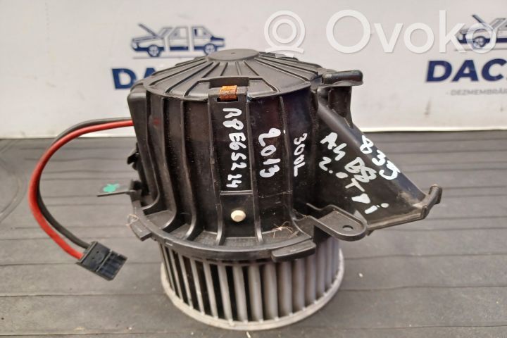 Audi A4 S4 B8 8K Lämmittimen puhallin 