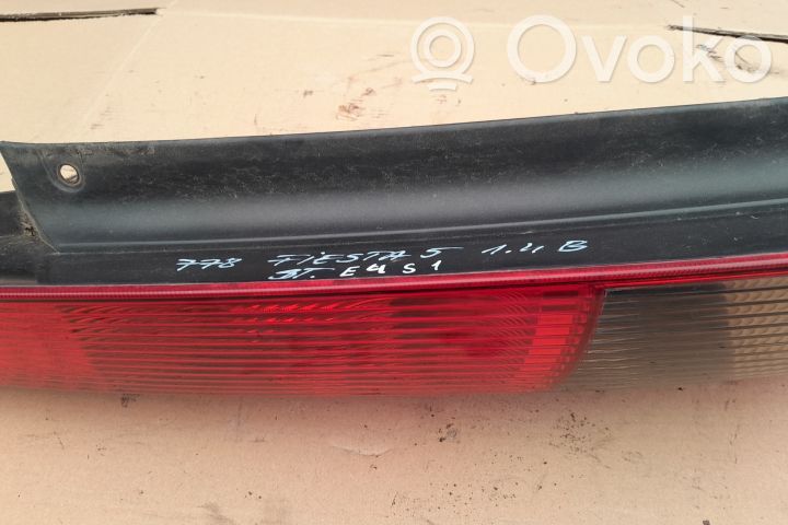 Tailgate rear/tail lights