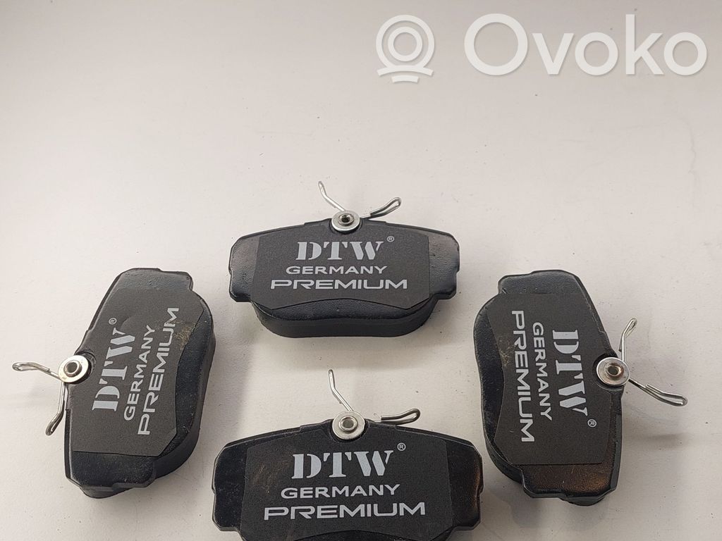 BMW 3 E30 Stabdžių kaladėlės (Priekinės) 
