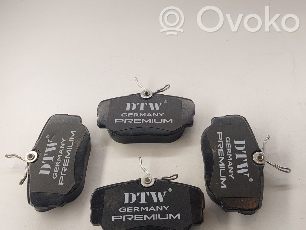 BMW 3 E30 Stabdžių kaladėlės (Priekinės) 