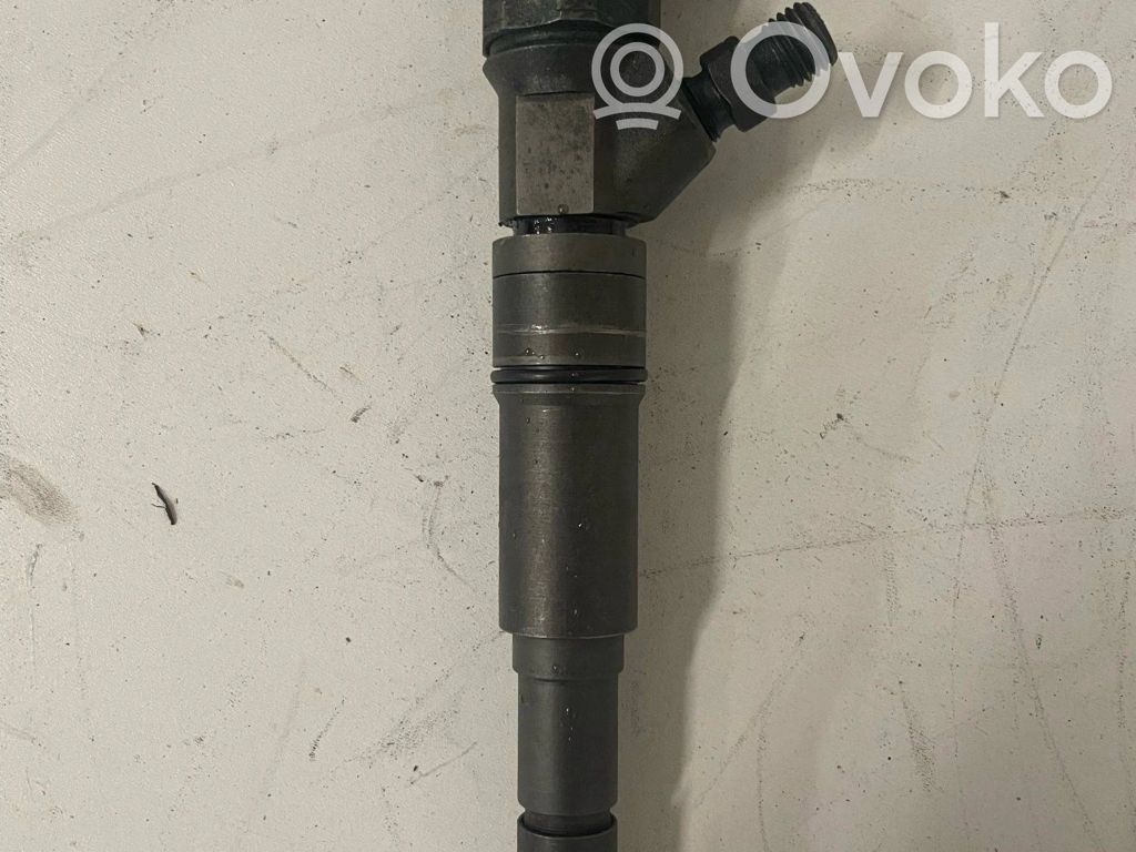 Fuel injector   81661