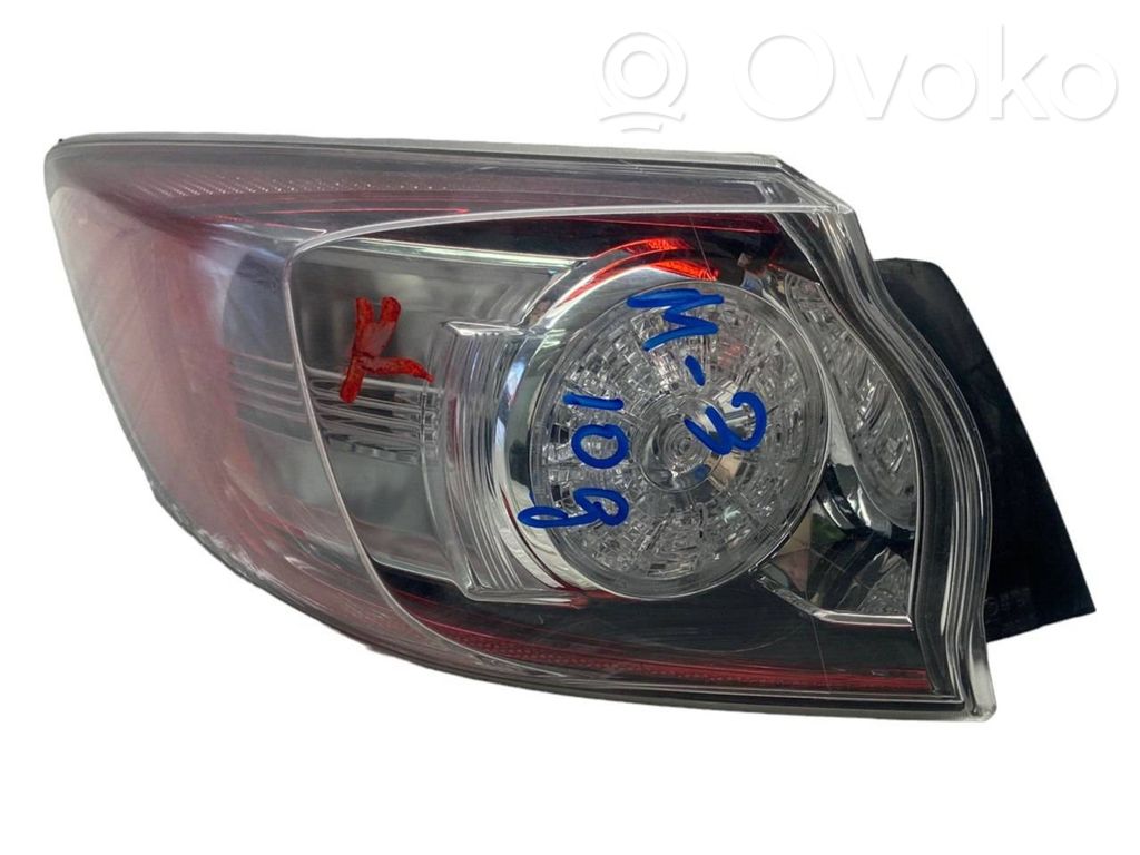Mazda 3 II Aizmugurējais lukturis virsbūvē 
