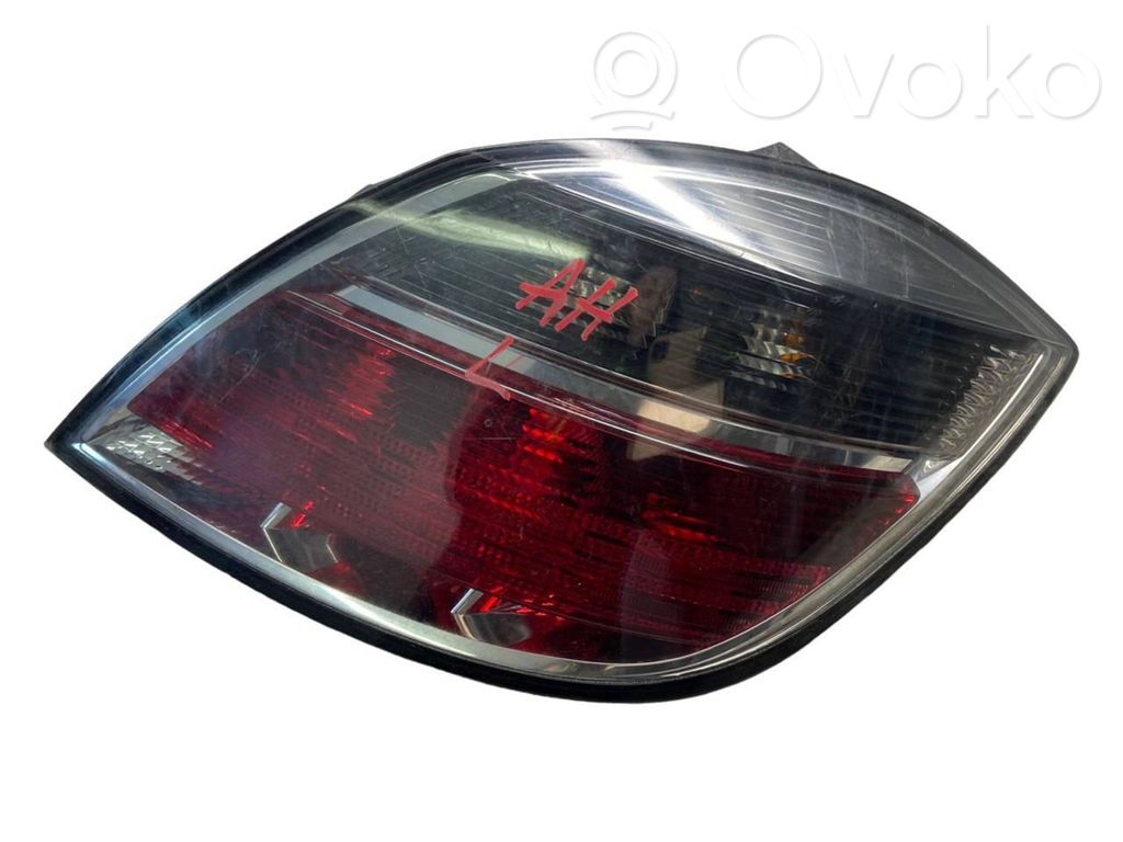 Opel Astra H Aizmugurējais lukturis virsbūvē 