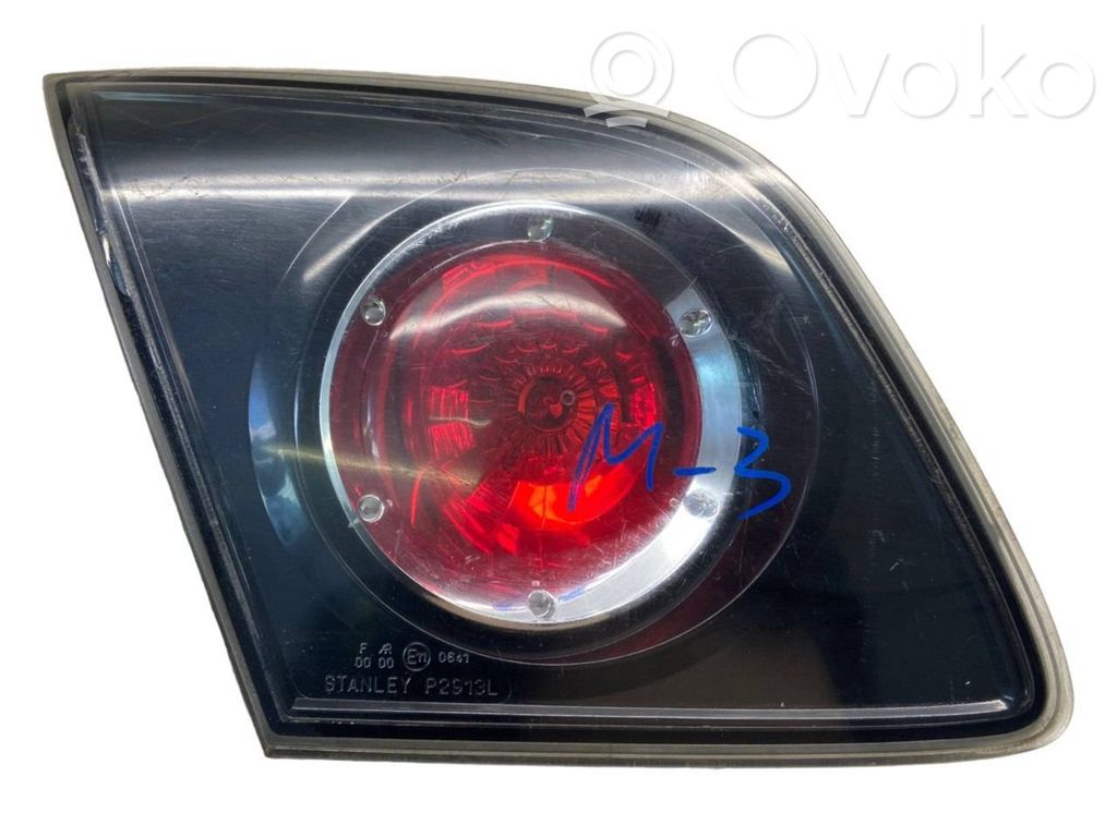 Mazda 3 I Aizmugurējais lukturis pārsegā 