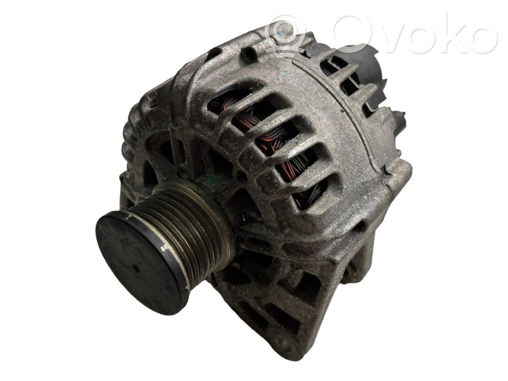 Renault Clio IV Ģenerators 