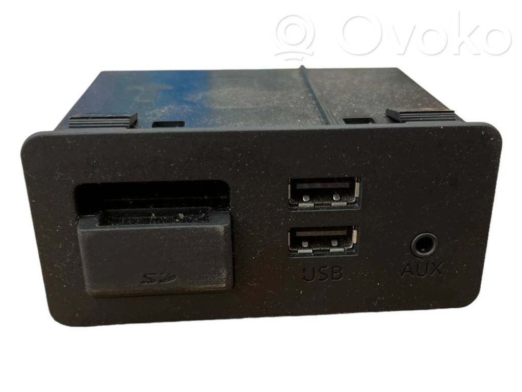 USB-Anschluss   MD412446,904526412446,D09H669U0,M1412452188173