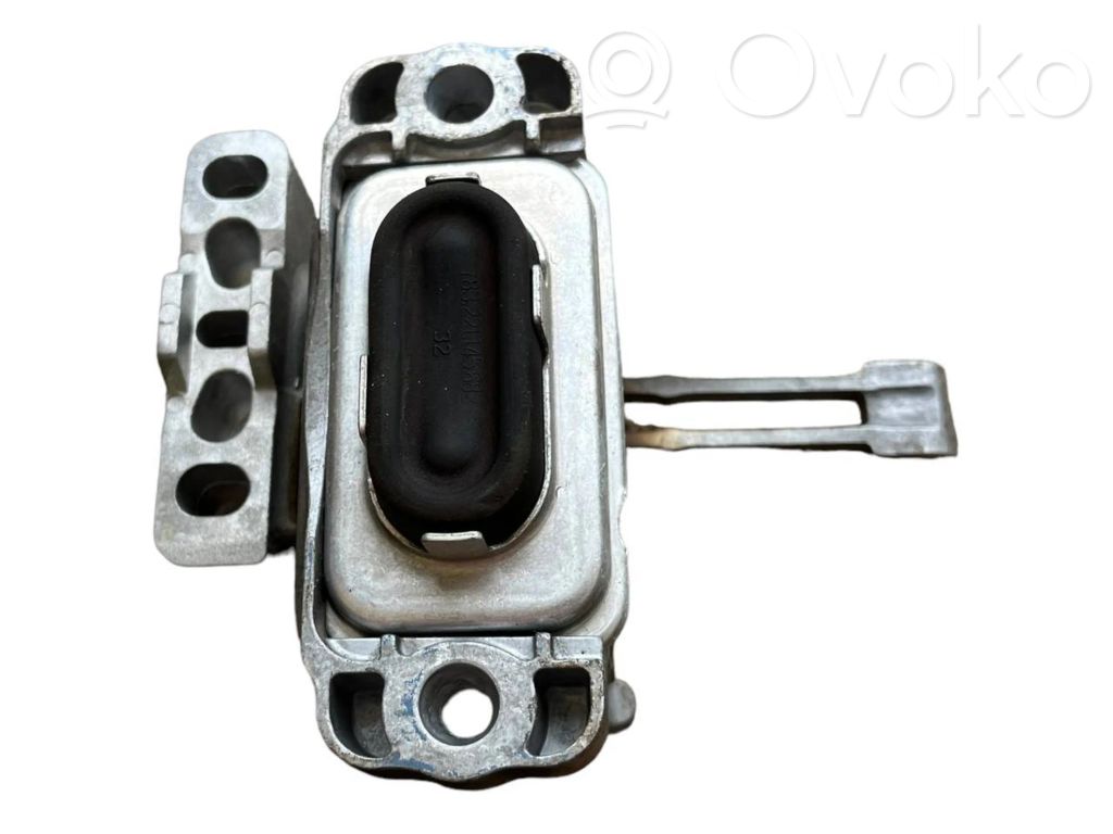 Volkswagen Golf VII Engine mount bracket 