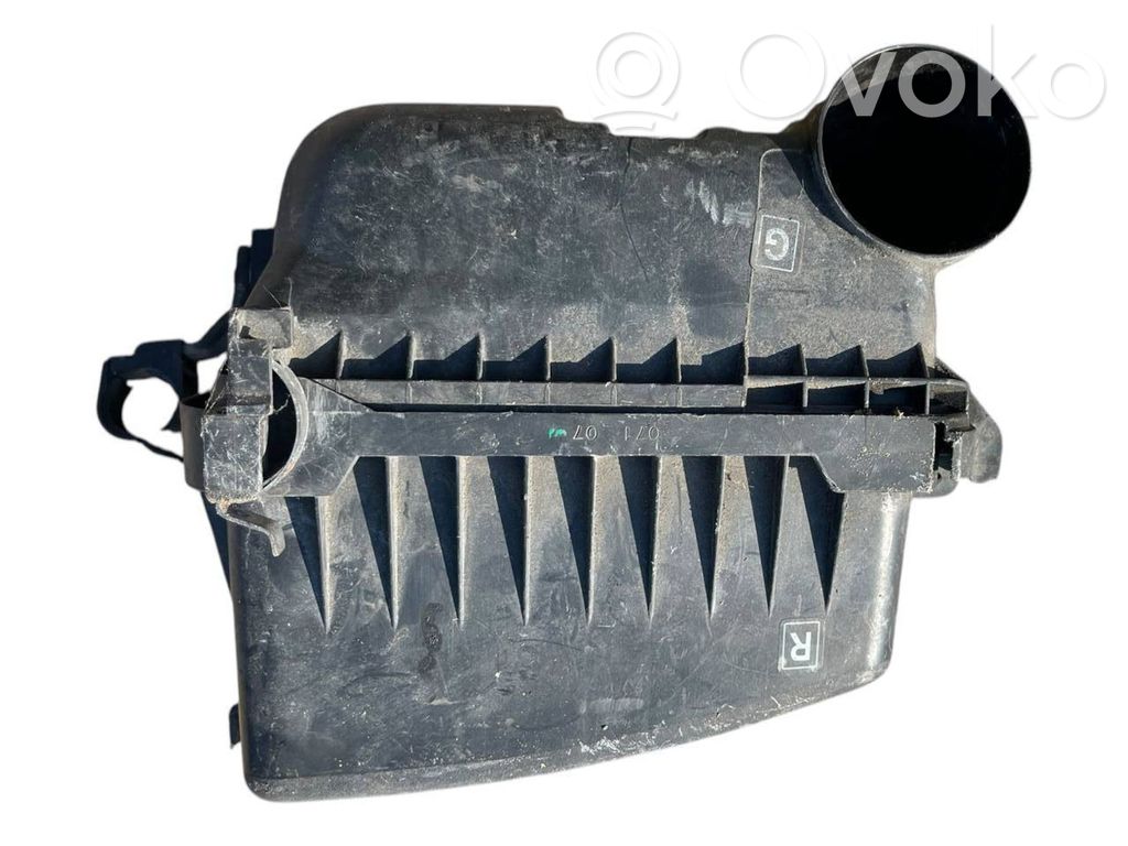 Toyota Auris 150 Air filter box 