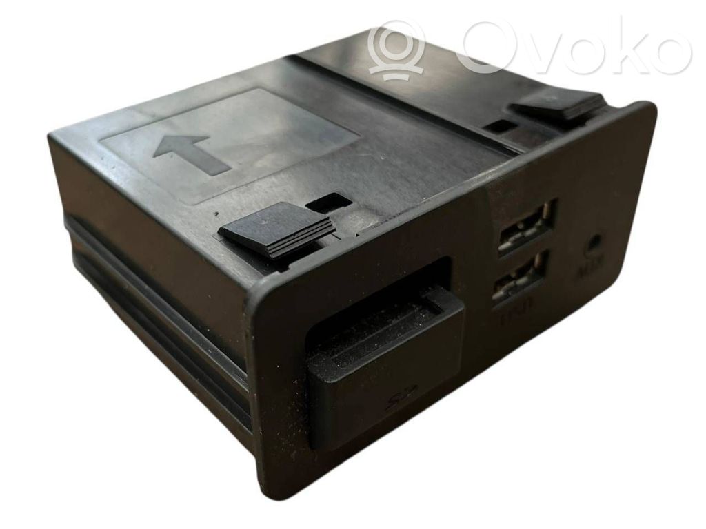 Mazda CX-3 USB socket connector 