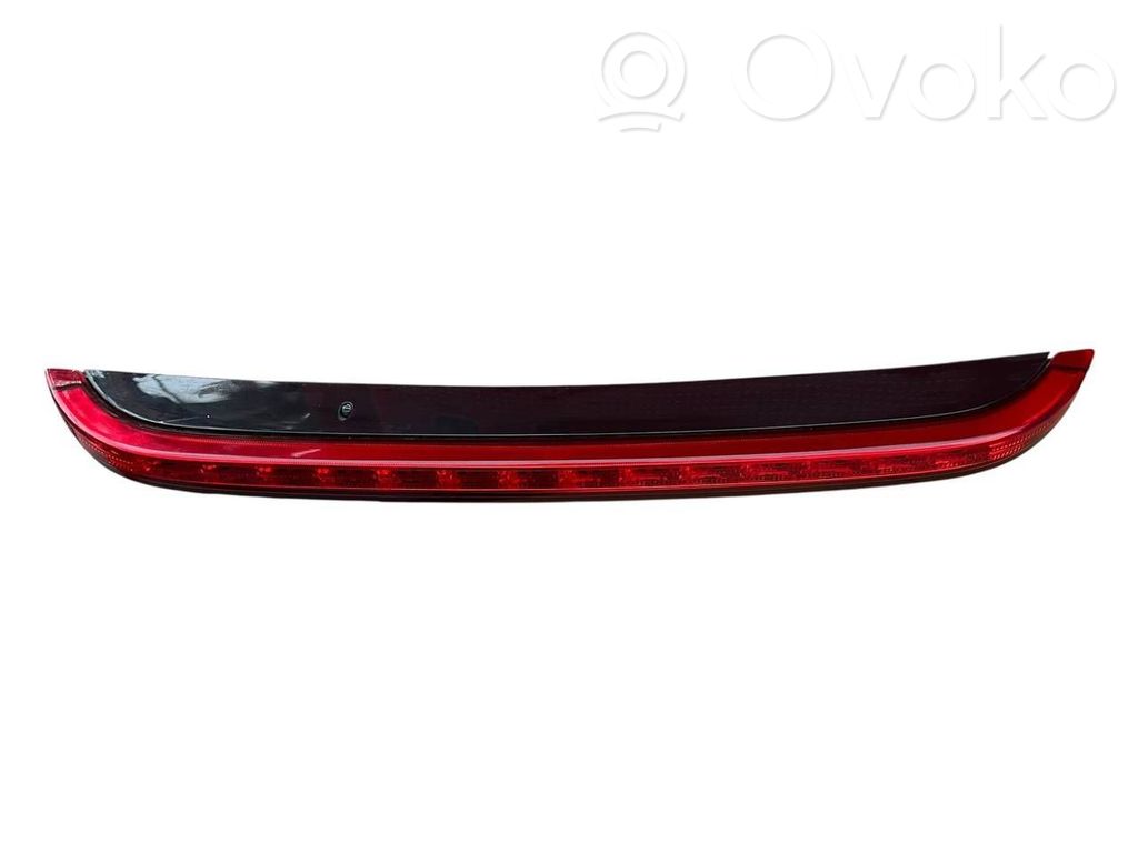 KIA Ceed Kolmas/lisäjarruvalo 