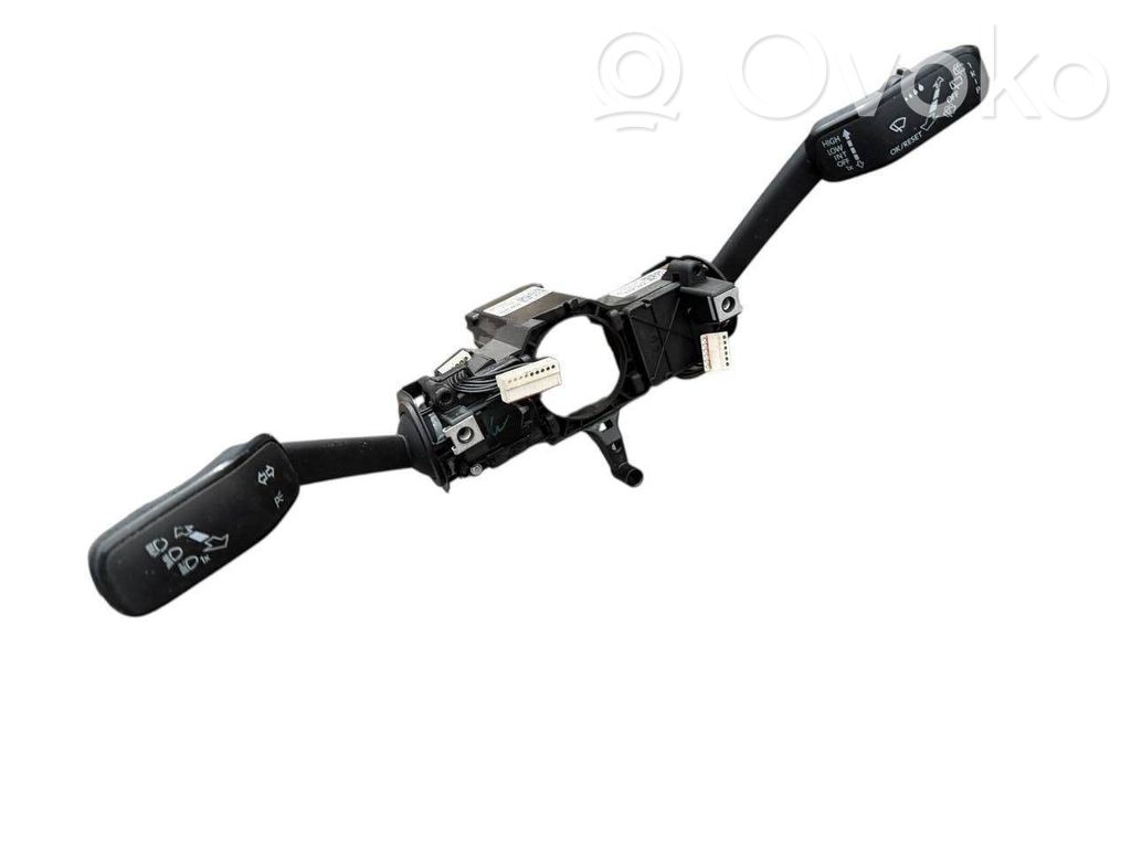 Skoda Octavia Mk3 (5E) Wiper turn signal indicator stalk/switch 