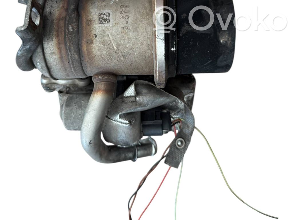 Volkswagen PASSAT B8 Refrigerador de la válvula EGR 
