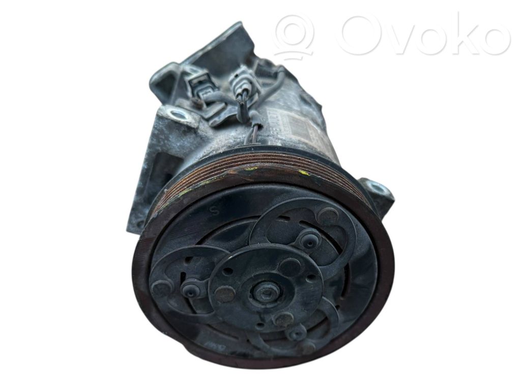 Renault Clio IV Air conditioning (A/C) compressor (pump) 