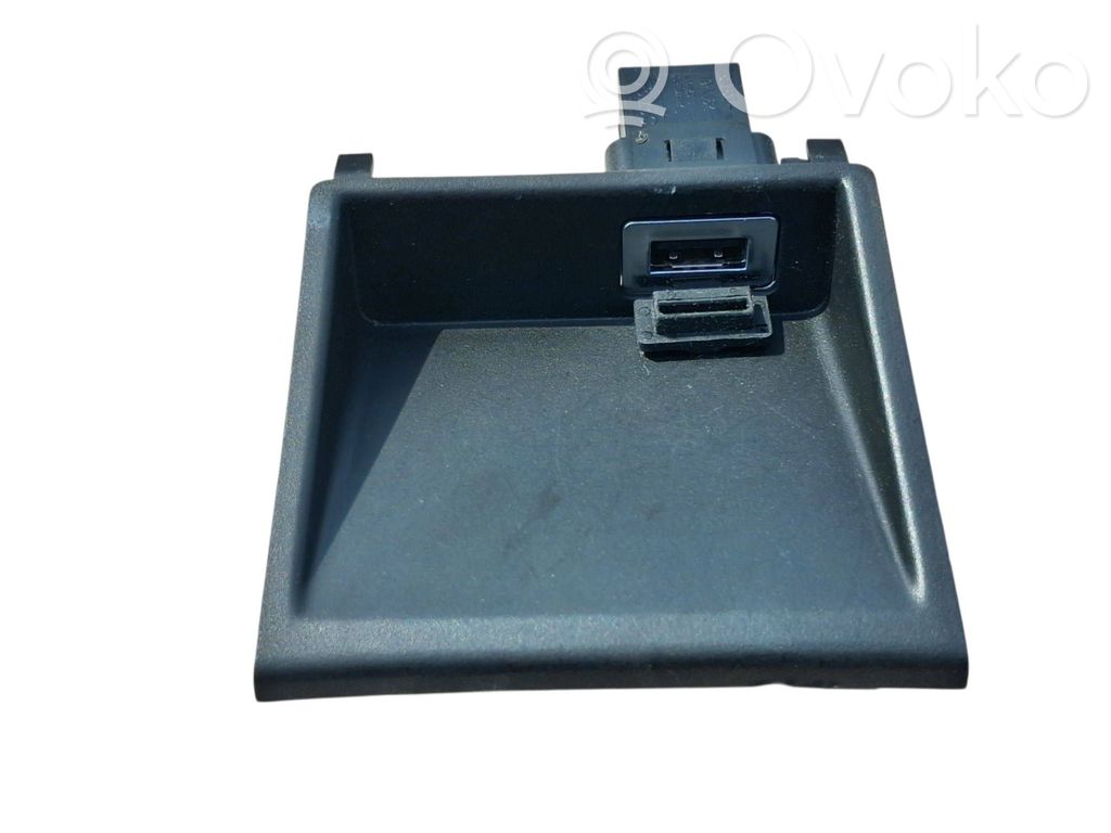 Volvo V40 Enchufe conector USB 