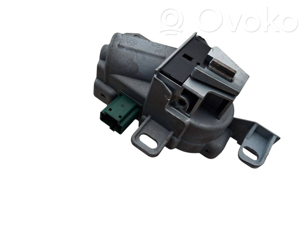 Ohjauspyörän lukitus   P31340734,7G9N3F880DE,T9D0FCA97