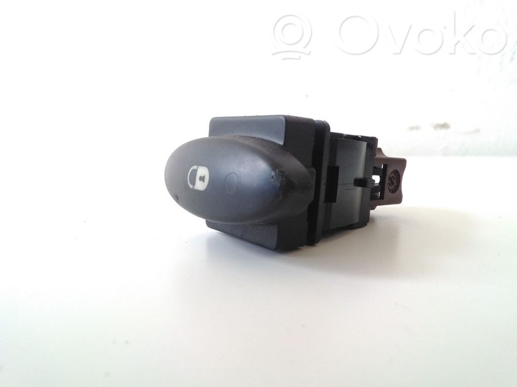 Central locking switch button   96326949ZL