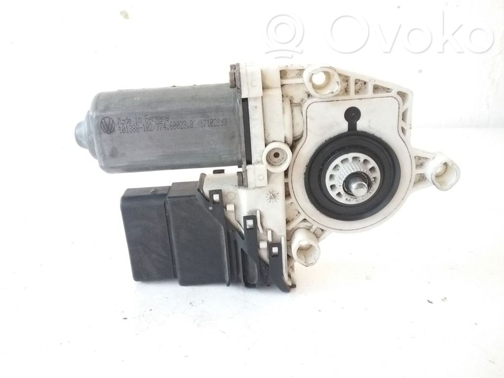 Volkswagen Golf IV Silniczek podnoszenia szyby drzwi tylnych 