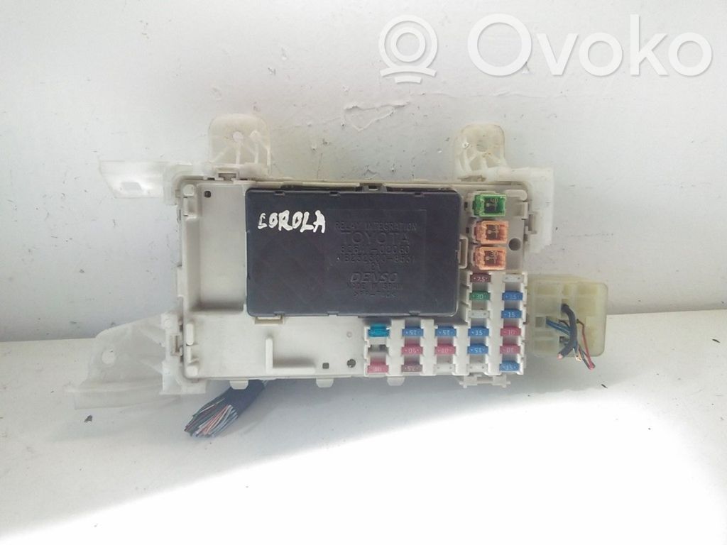 Toyota Corolla E120 E130 Fuse module 