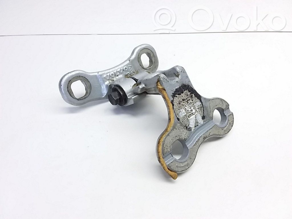 Volvo V50 Front door lower hinge 