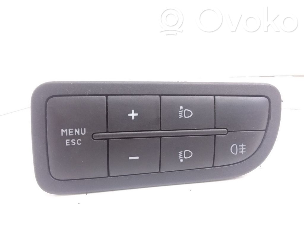 Fiat Punto (188) Przycisk / Pokrętło regulacji świateł 