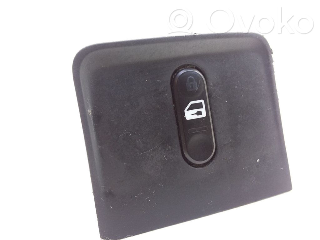 Nissan Primera Botón interruptor de bloqueo de puertas 
