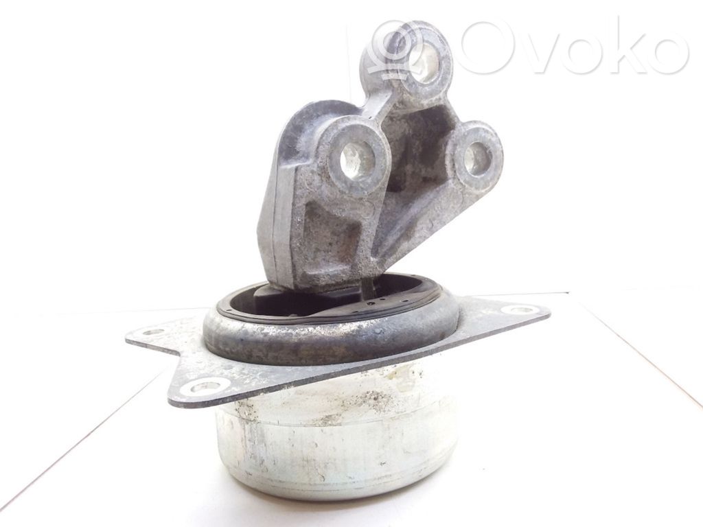 Opel Vectra C Engine mount bracket 
