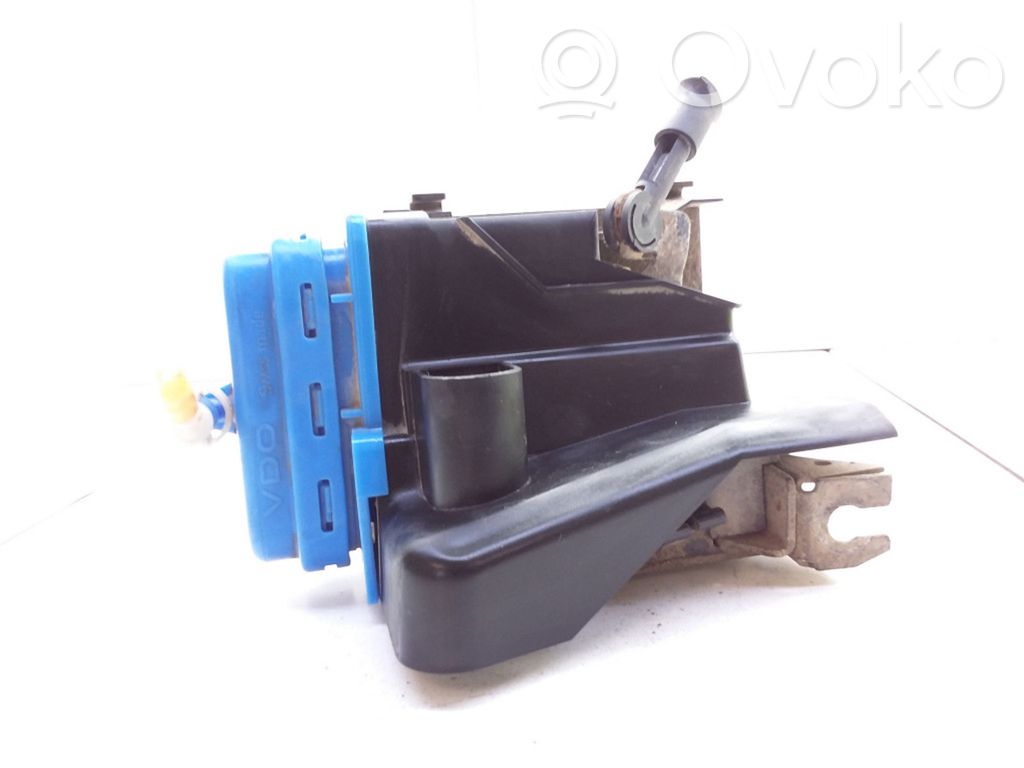 Audi A4 S4 B5 8D Takaoven lukko 