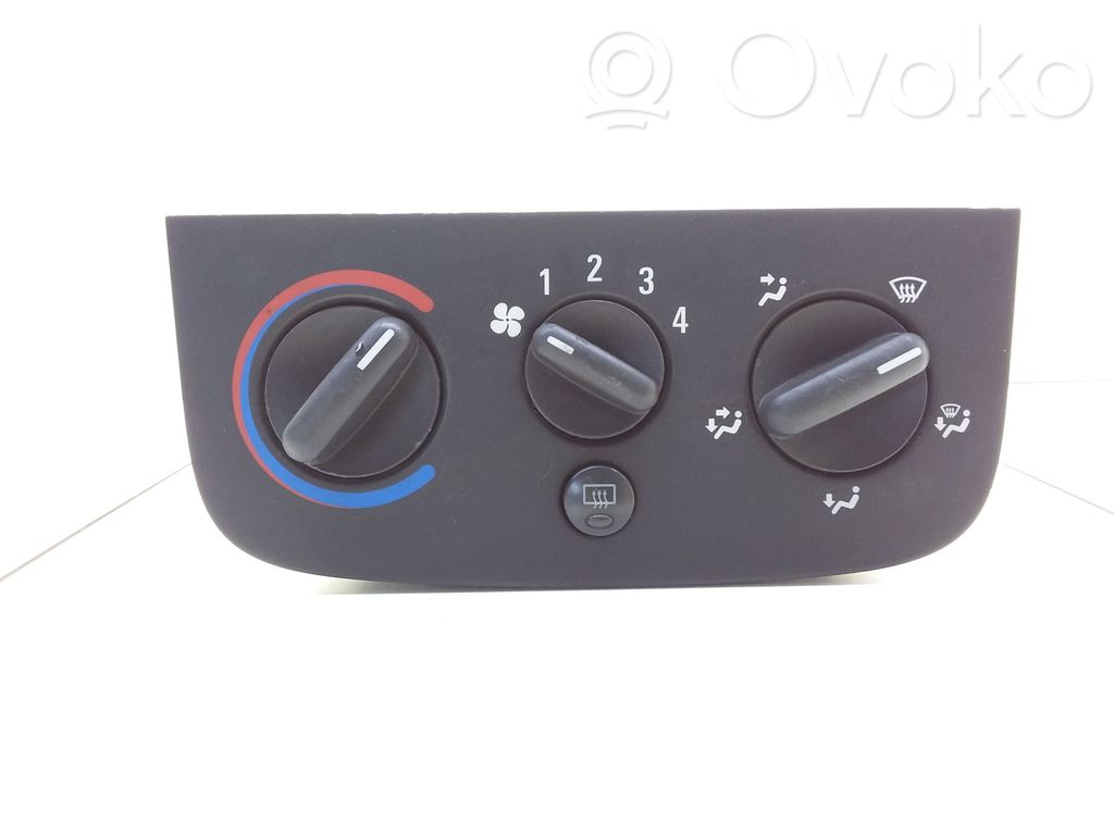 Opel Combo C Climate control unit 