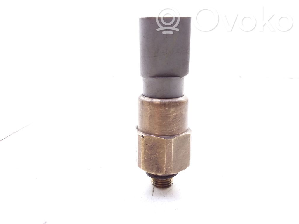 Volkswagen Golf IV Oil pressure sensor 