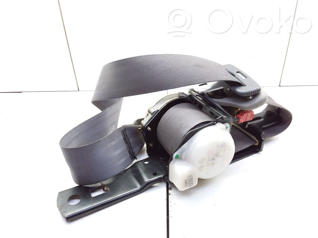 Nissan Almera Cinturón delantero 