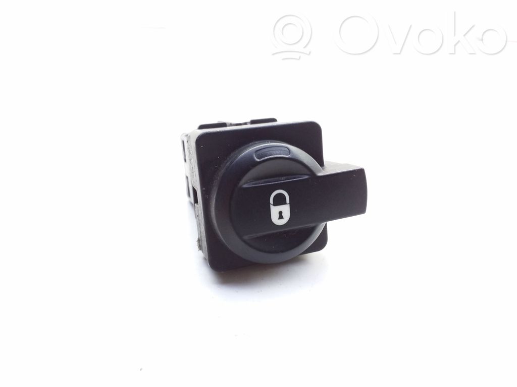 Central locking switch button   96476626