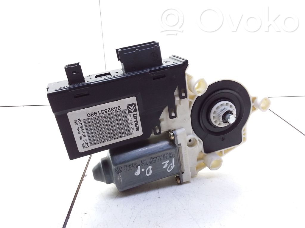 Citroen C5 Front door window regulator motor 