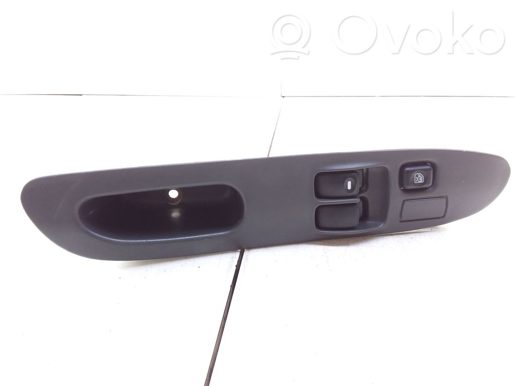Mitsubishi Colt Electric window control switch 