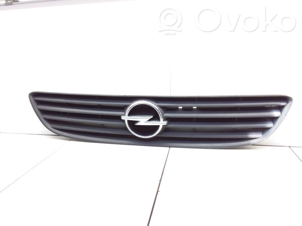 Opel Zafira A Etusäleikkö 