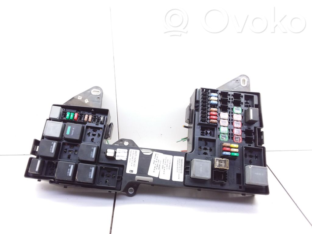 Jaguar XF X250 Fuse module 