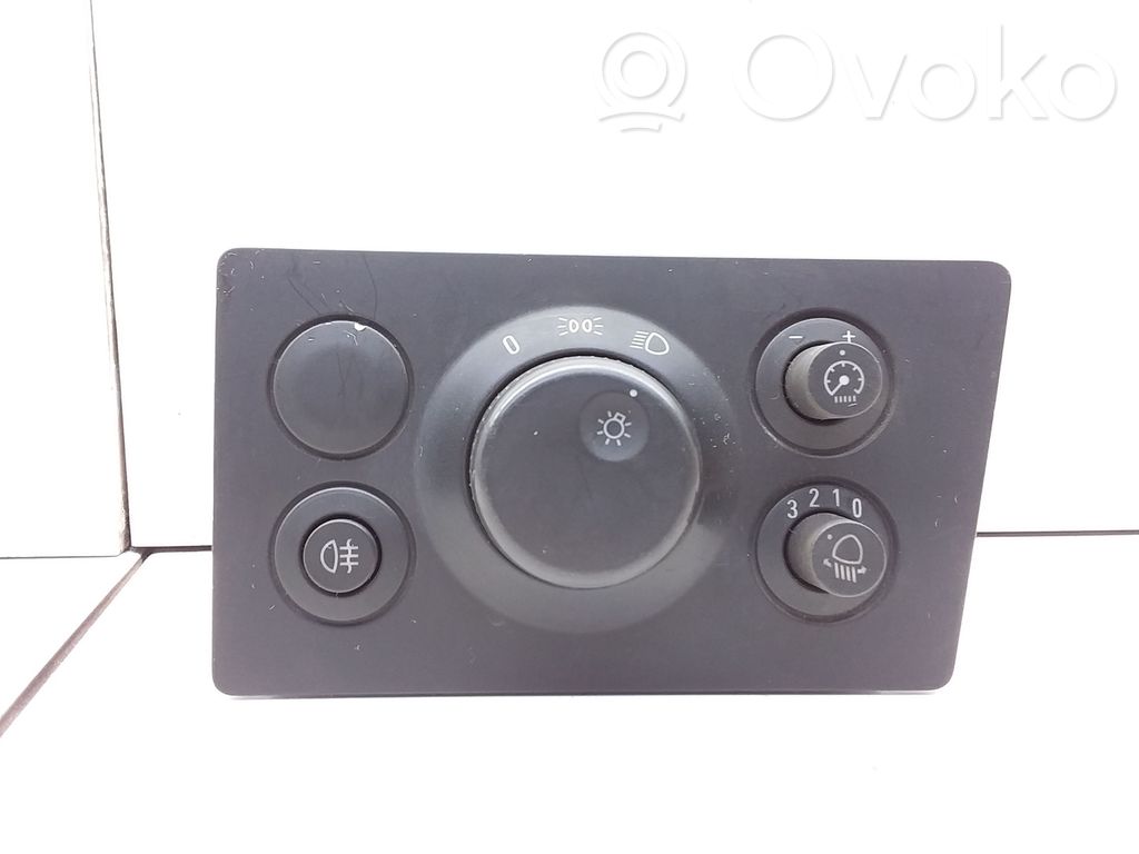 Opel Zafira B Interruptor de luz 