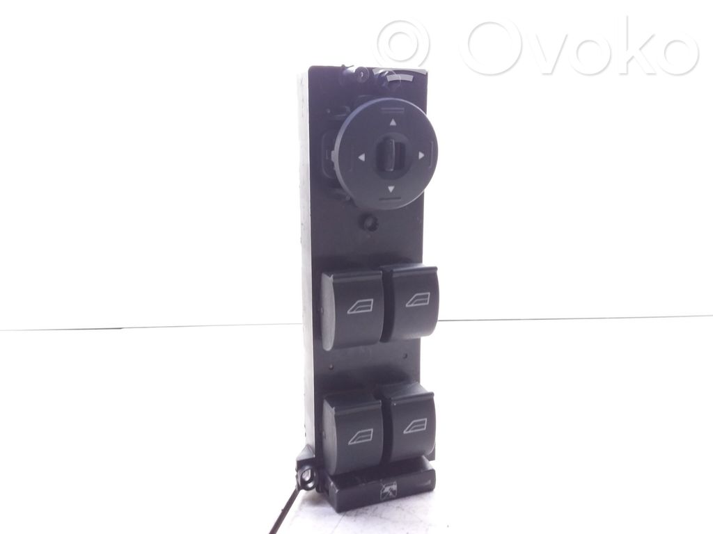 Ford C-MAX I Electric window control switch 
