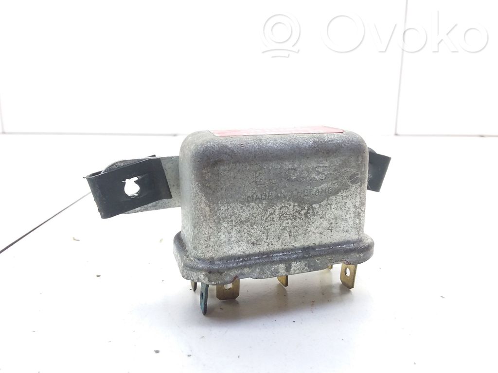 Jaguar XJS Hazard warning light relay 