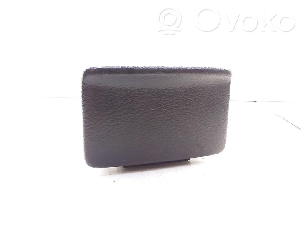Nissan Primera Peleninė panelėje 