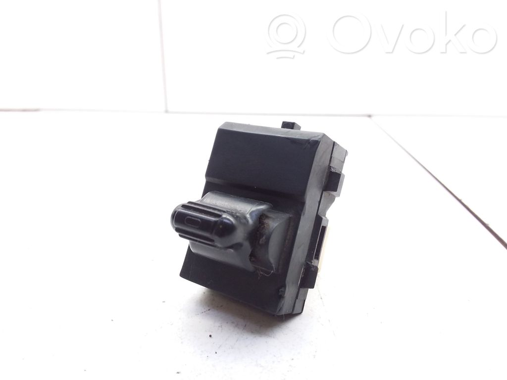 Electric window control switch   4608322