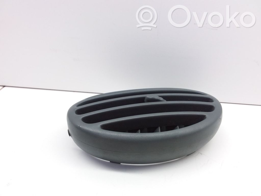 Renault Scenic I Lango oro grotelės 