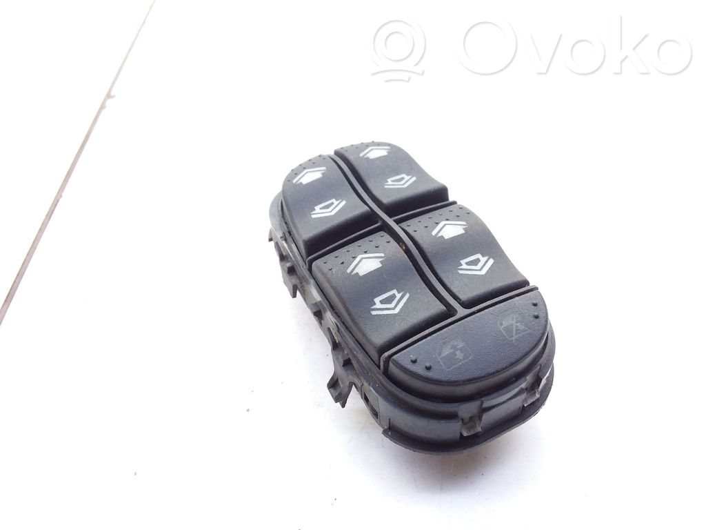Ford Focus Electric window control switch 