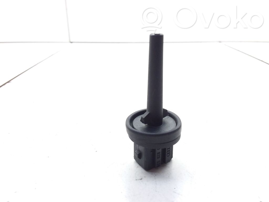 Volkswagen PASSAT B5 Oil temperature sensor 