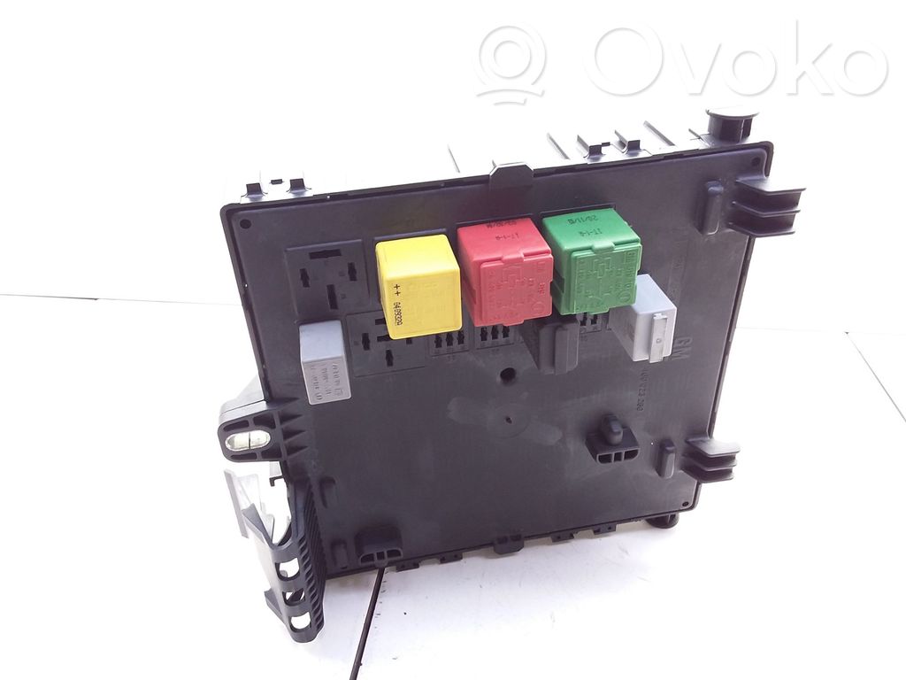 Opel Vectra C Releen moduulikiinnike 
