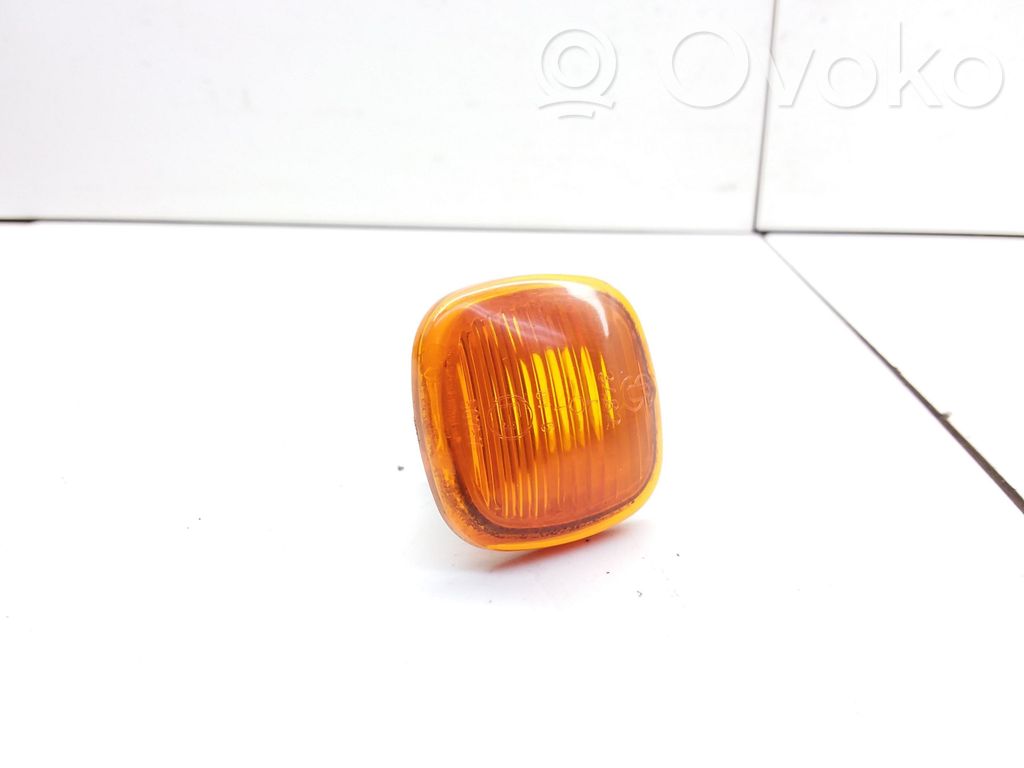 Audi A4 S4 B5 8D Seitenblinker 