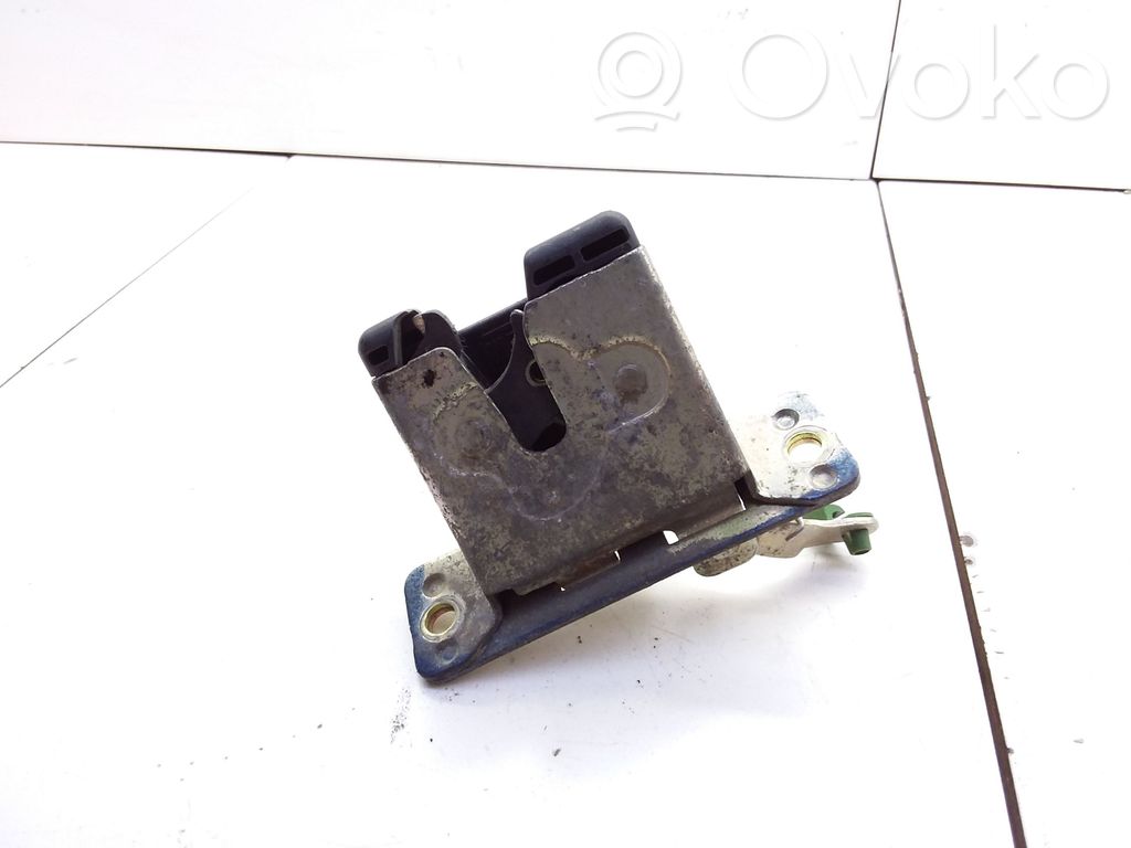 Opel Corsa B Aizmugurējā pārsega slēdzene 