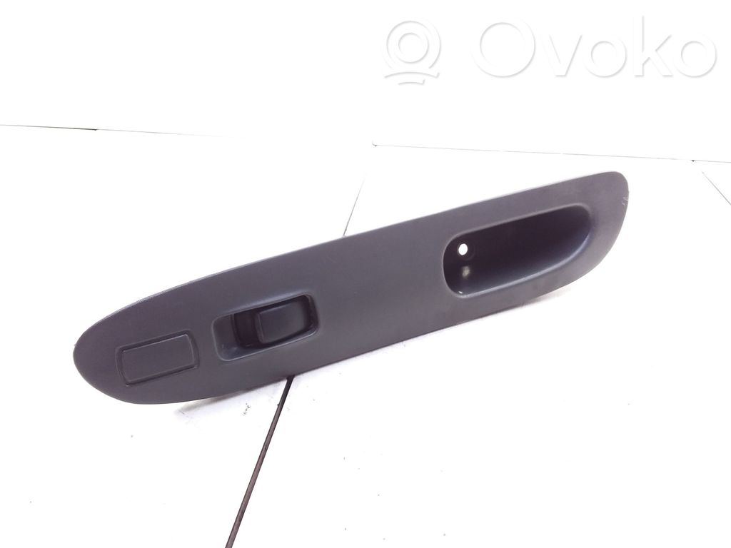 Mitsubishi Colt Electric window control switch 